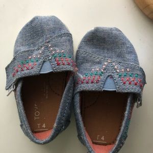 Toms